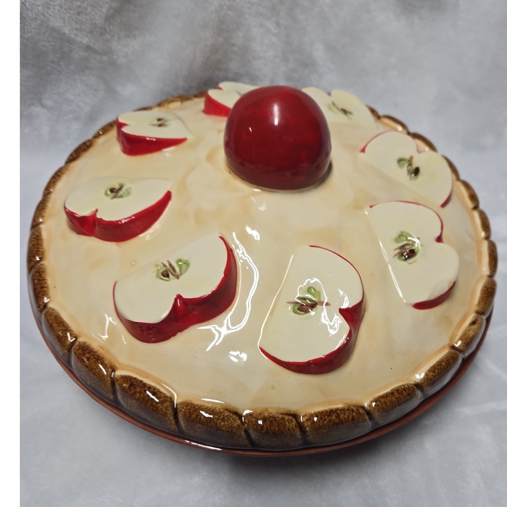 Farmhouse Apple Pie Baker Covered Ceramic Pie Plate Portugal Style 2-piece Set